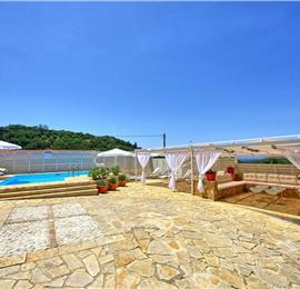 5 bedroom villa with pool & seaview, Perithia, sleeps 10